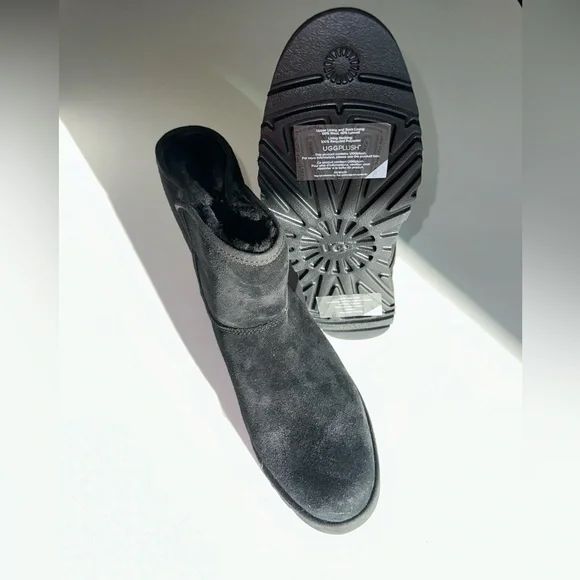 UGG- Cory II Bootie {women’s 10} - Picture 8 of 8